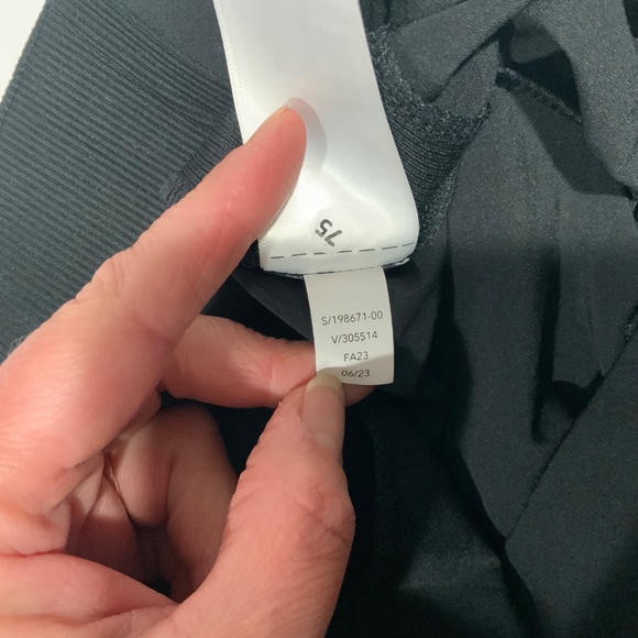 ATHLETA Sz 16 Black Brooklyn ankle Pants - Picture 9 of 9